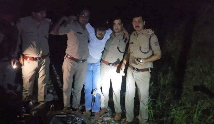 चेन स्नैचिंग के आरोपी से पुलिस की मुठभेड़