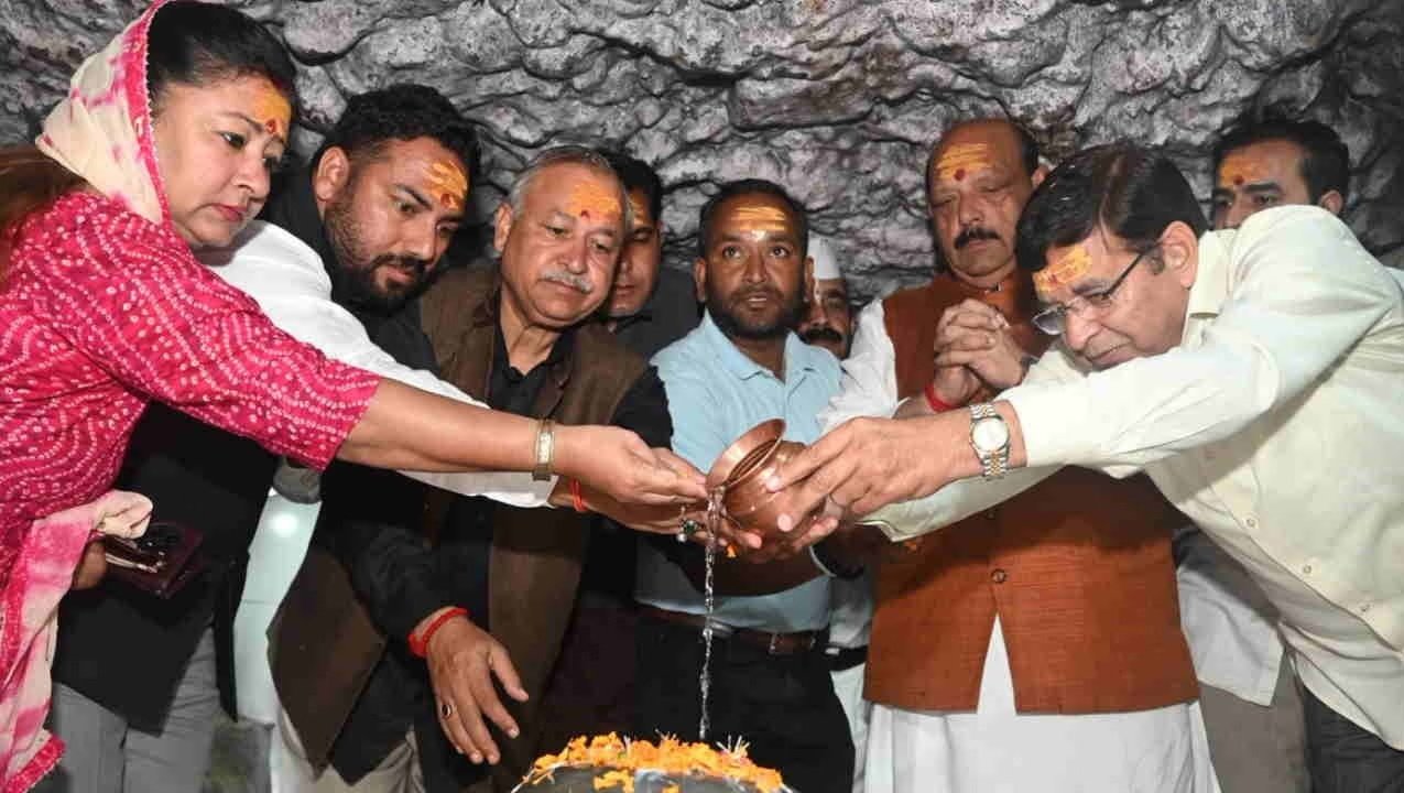 टपकेश्वर मंदिर में पूजा-अर्चना के साथ कांग्रेस की न्याय यात्रा शुरू
