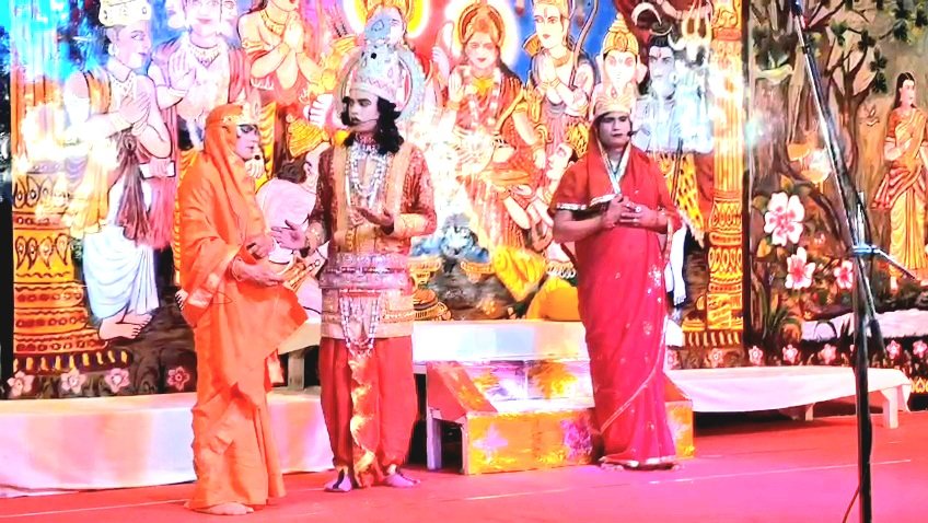 हरिद्वार जेल में बंदियों ने सजाया रामलीला का मंच